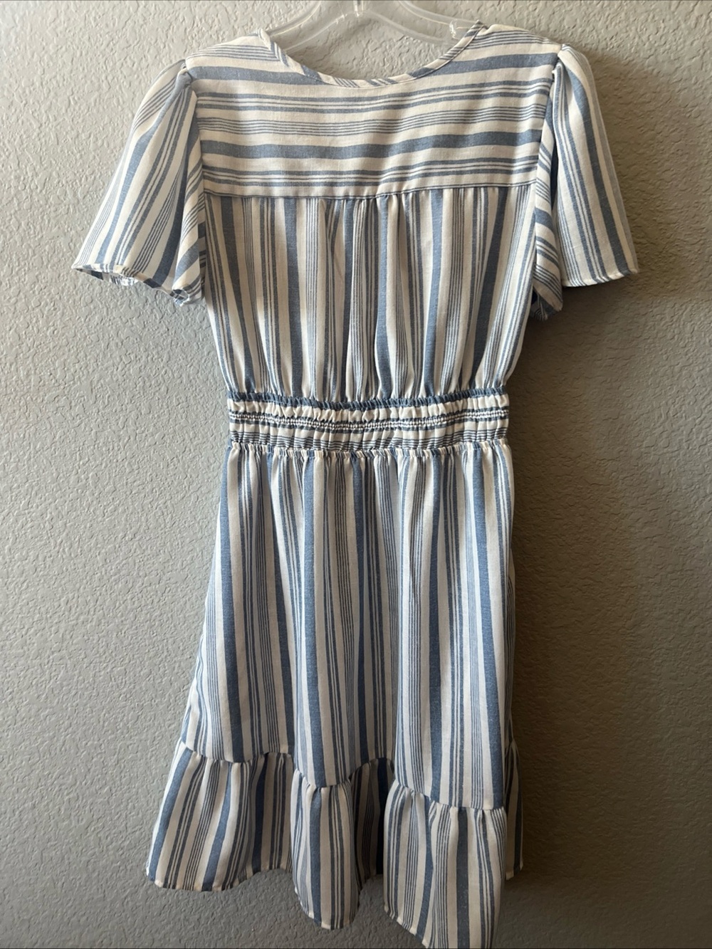 Coastal, Smocked waist, Faux wrap, Flutter sleeve, Monteau Casual summer dress - Picture 8 of 9